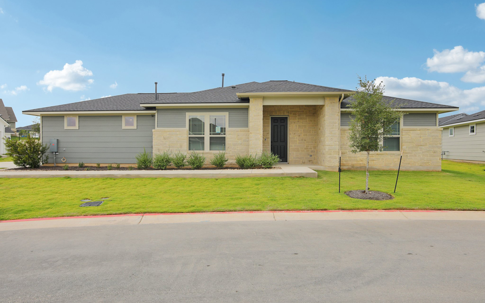 1-web-or-mls-105 Antoinette Way 101-S1710-001